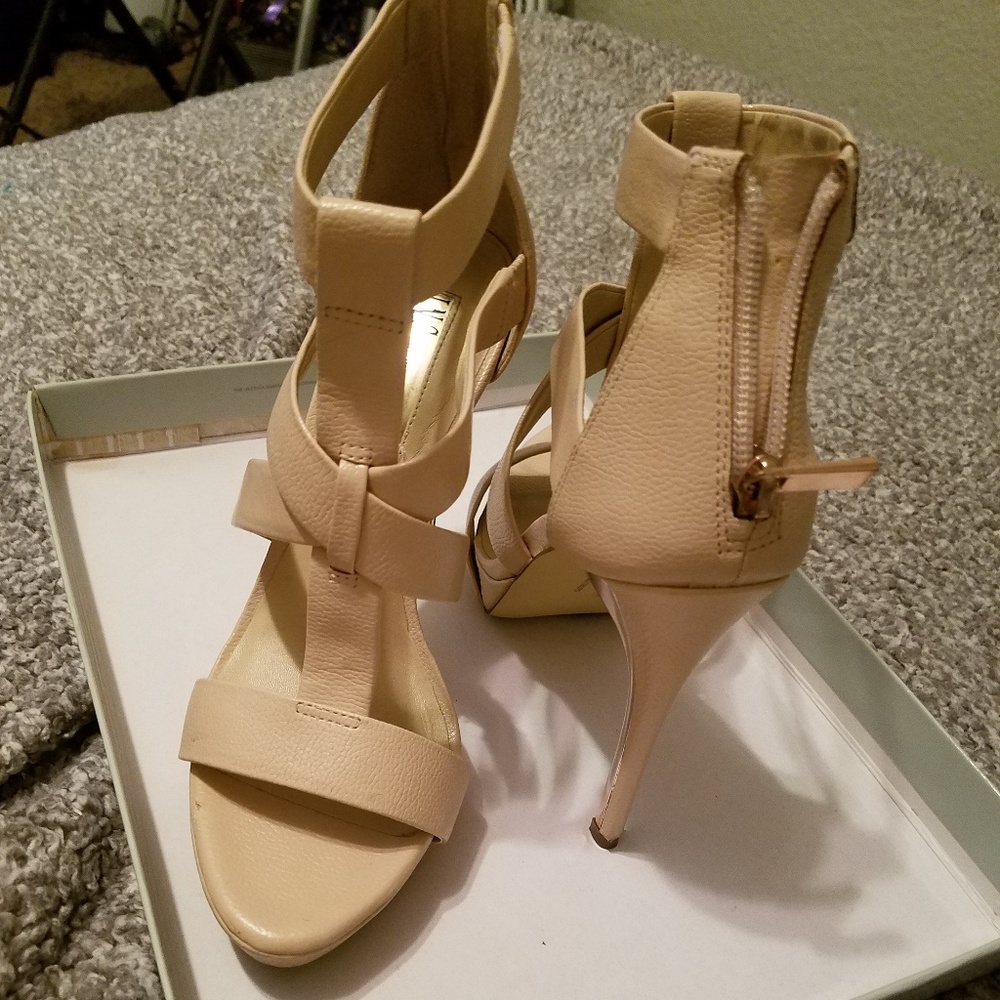Heels - Picture 3 of 5